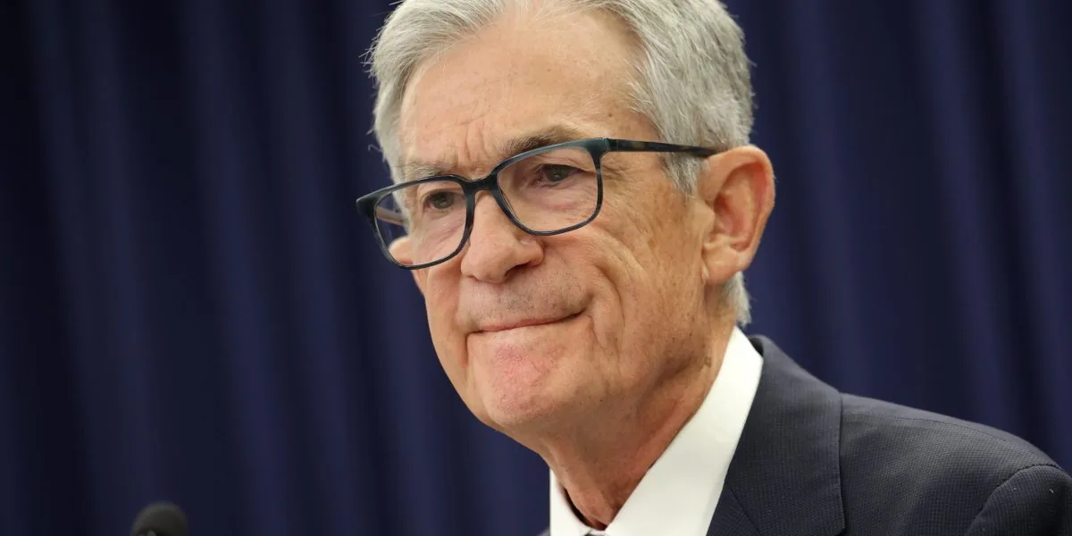 Powell Grapples with Conflicting Data, Delaying Fed Rate Cuts